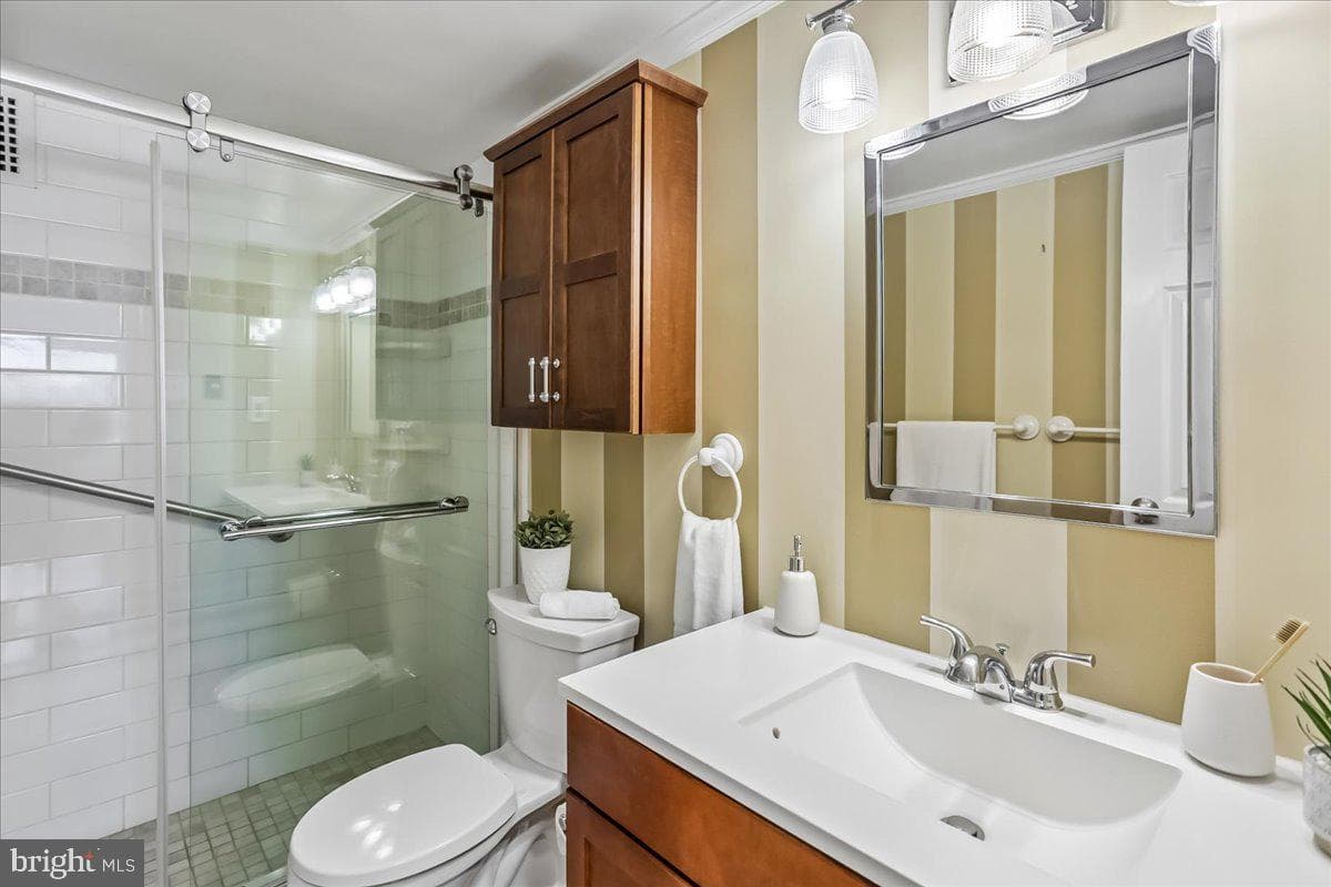 3001 Veazey Terrace NW #1307 photo 8
