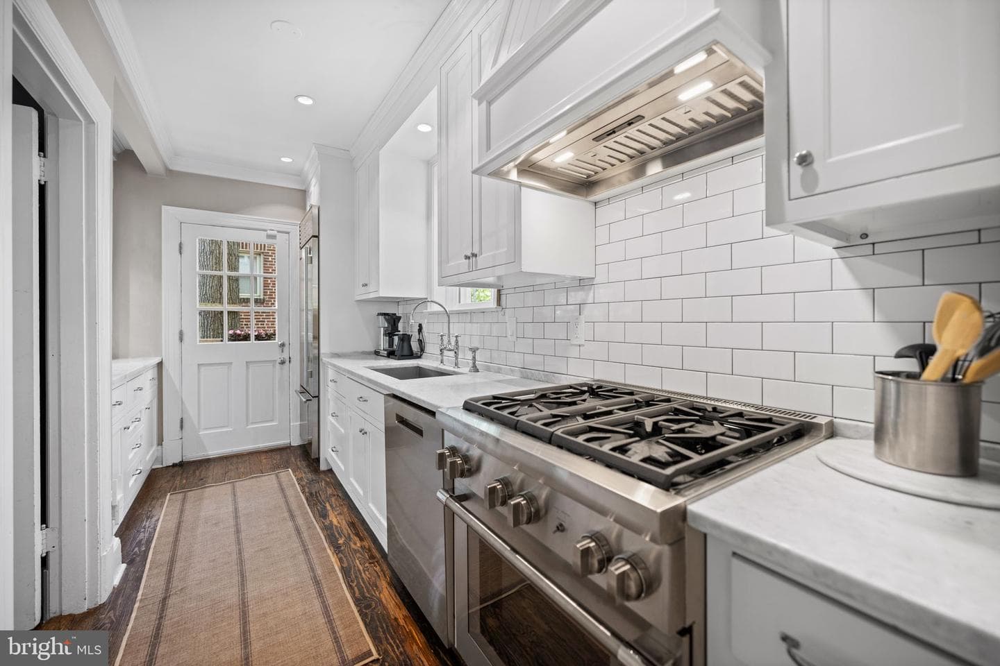 3701 Jocelyn Street NW photo 15