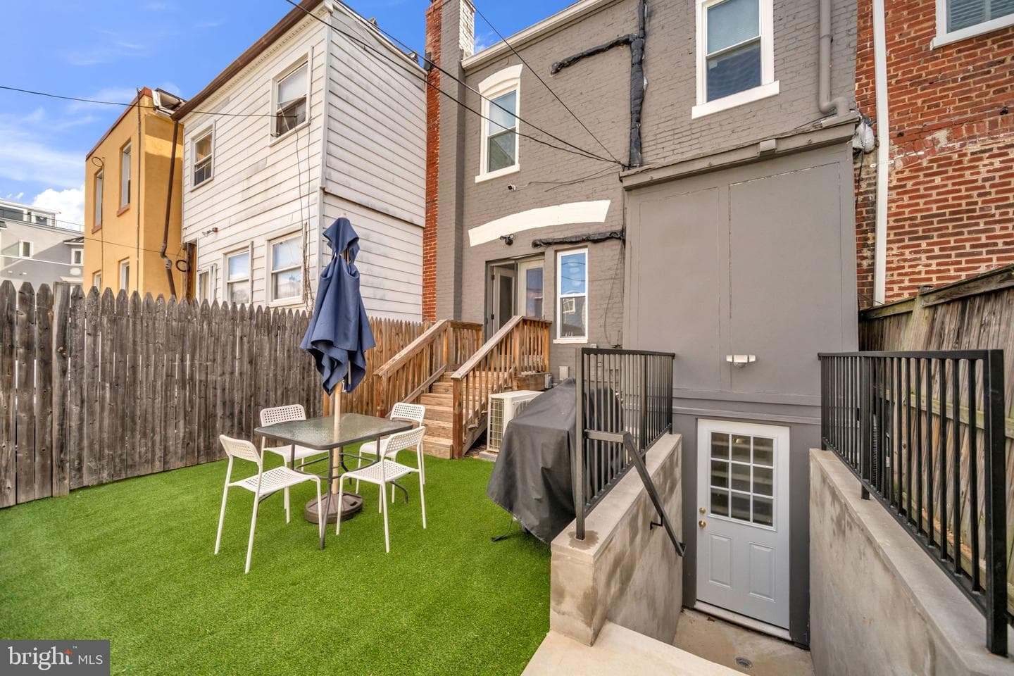 1118 Staples Street NE photo 27