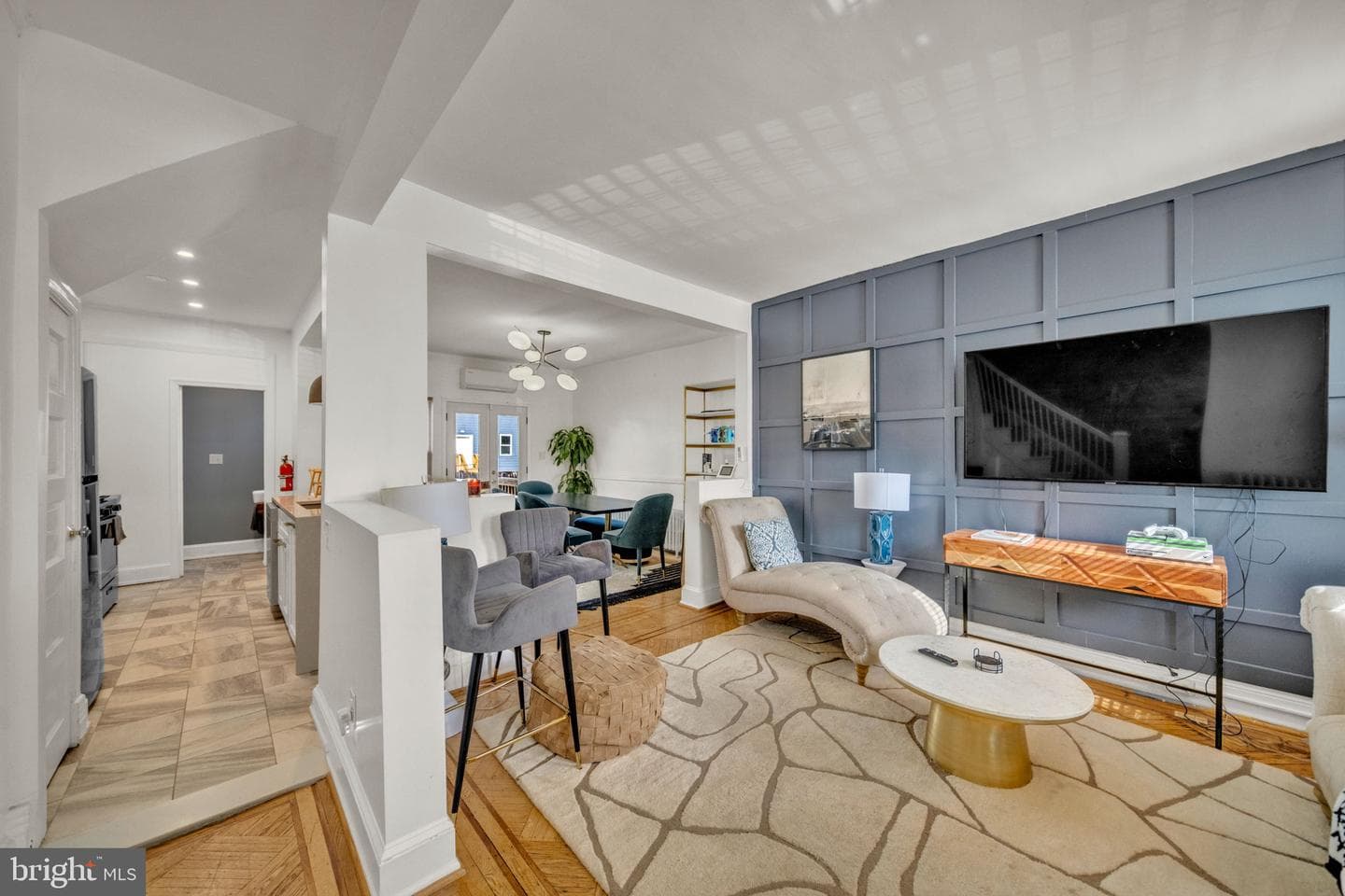 1118 Staples Street NE photo 4