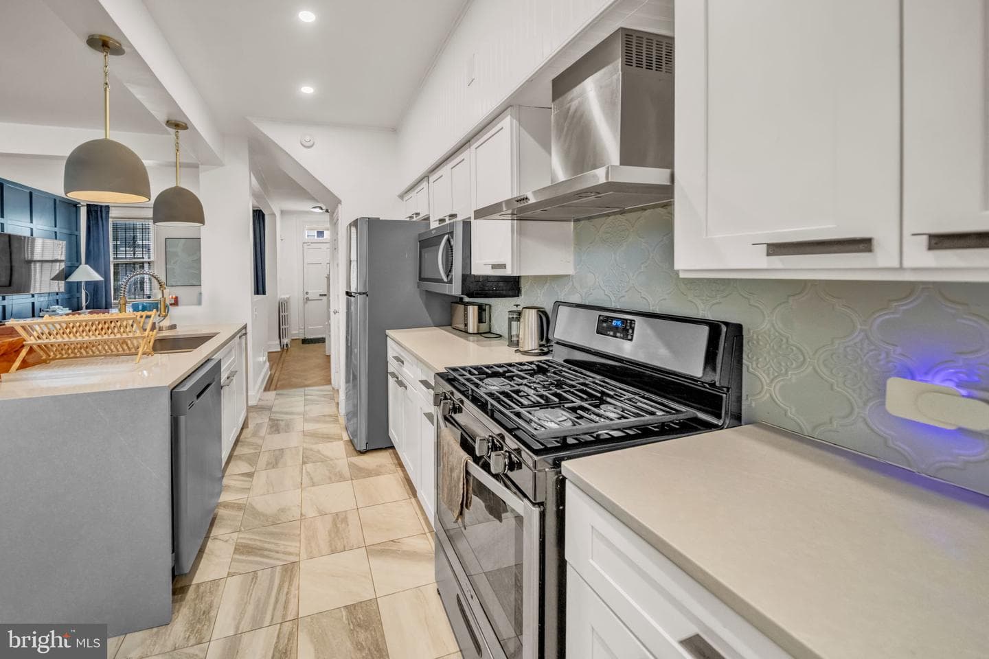 1118 Staples Street NE photo 6