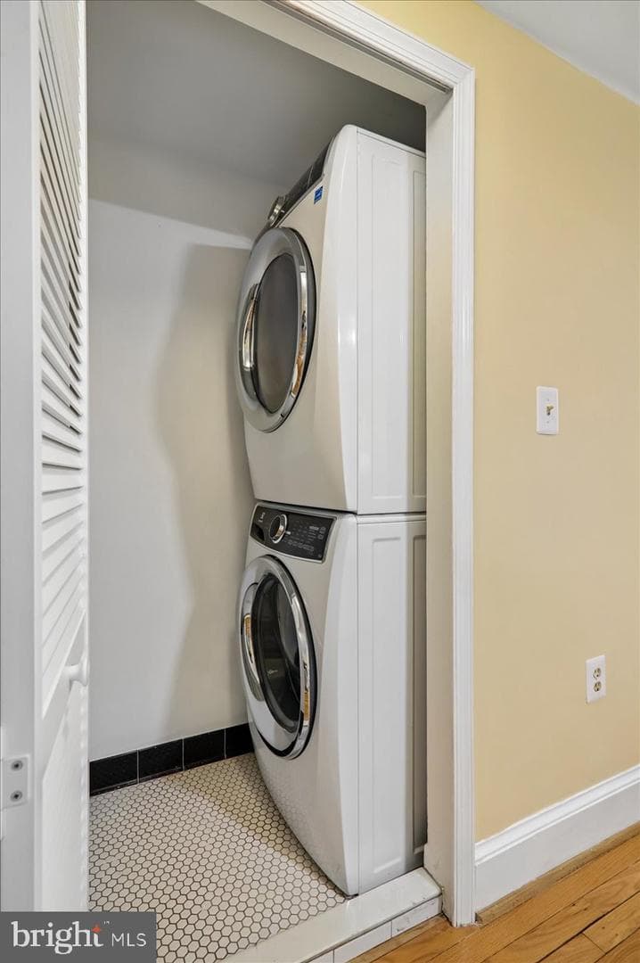 523 8th Street NE #302 photo 31
