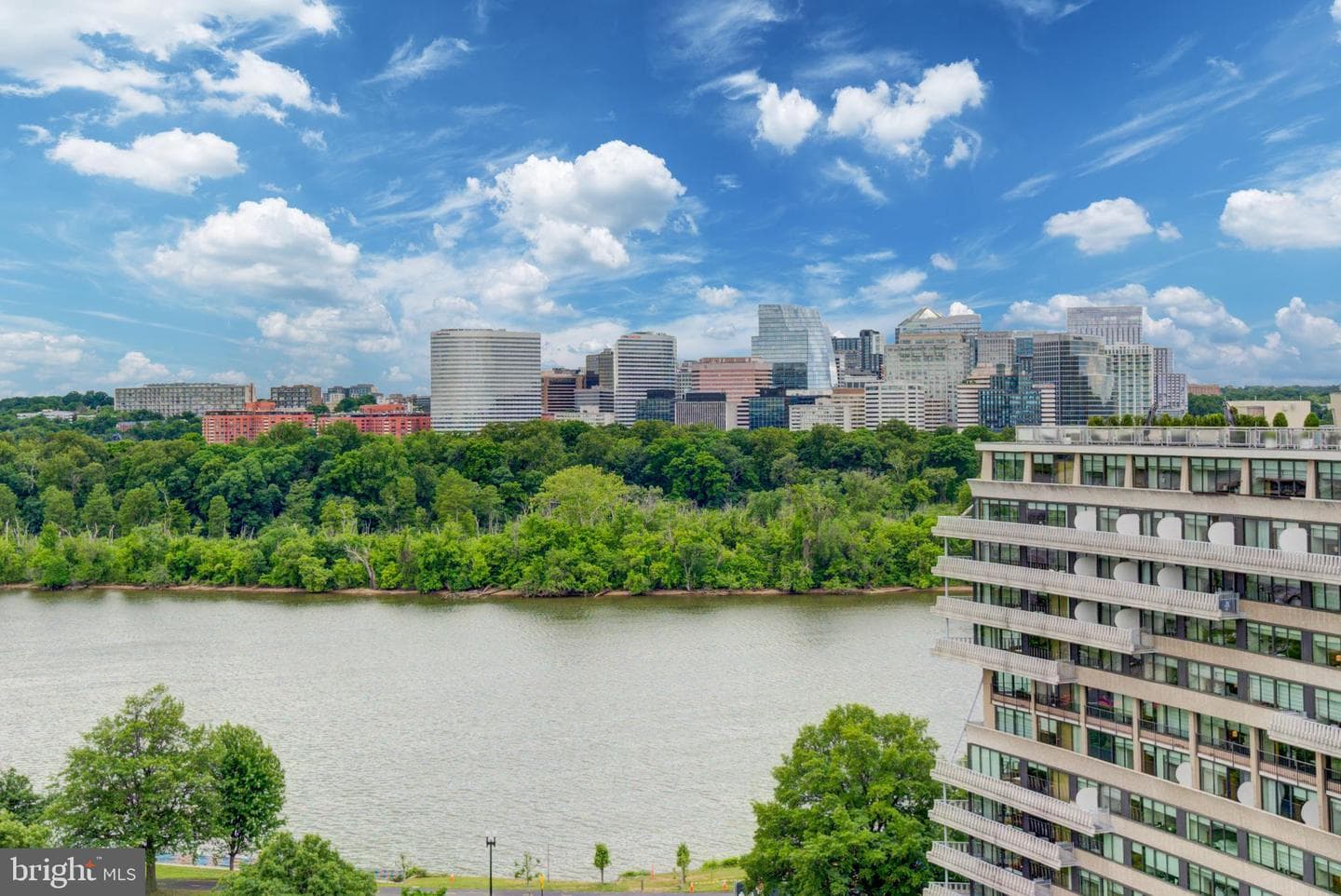 2510 Virginia NW #1401-N, Washington