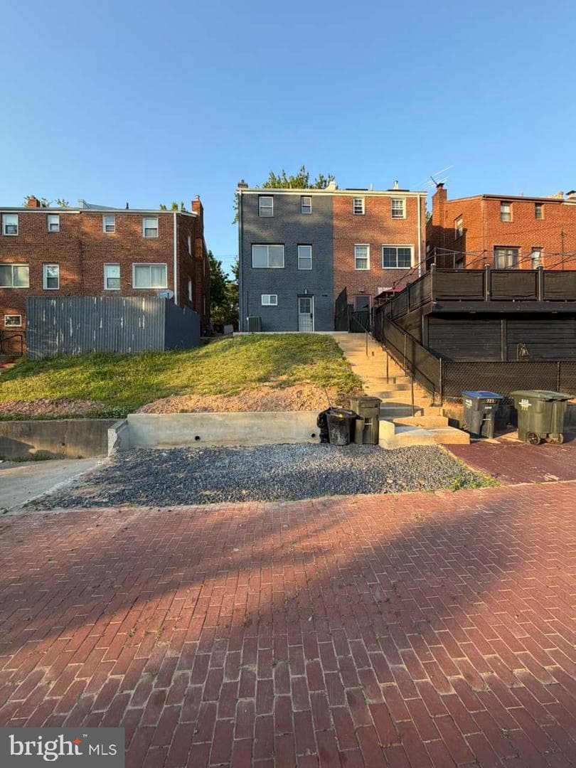 719 Hilltop Terrace SE photo 9