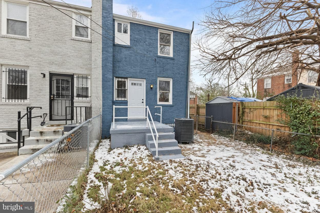 210 62nd Street NE photo 3
