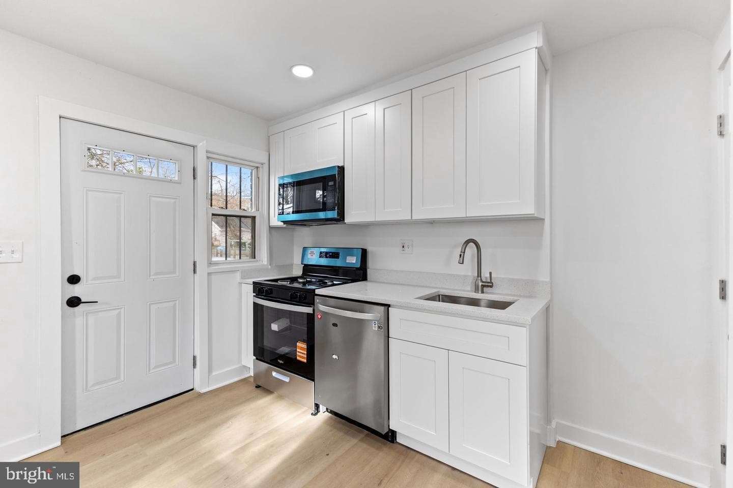 210 62nd Street NE photo 8