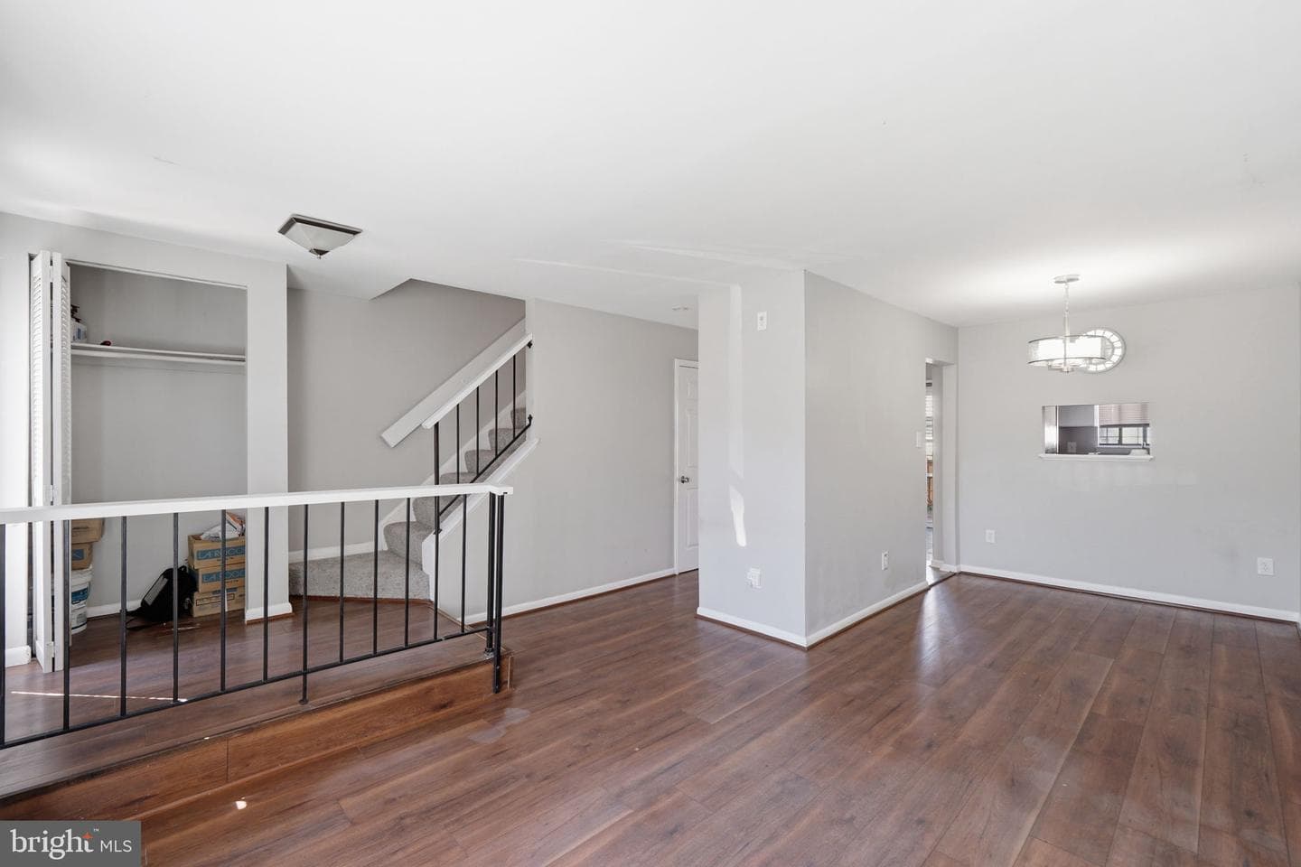1102 Barnaby Terrace SE photo 18