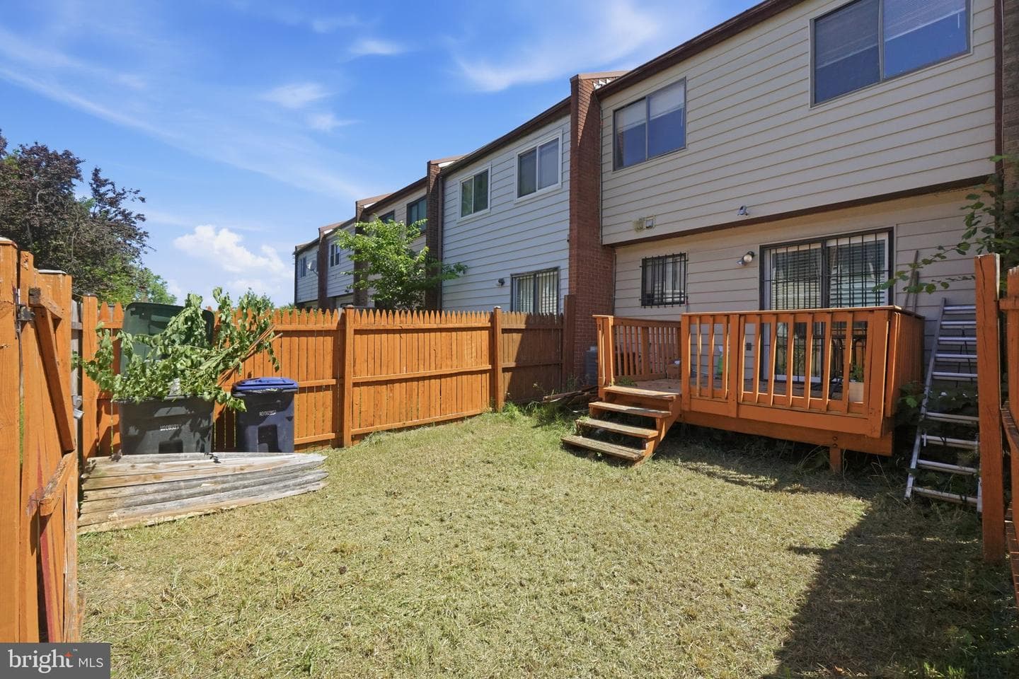 1102 Barnaby Terrace SE photo 7