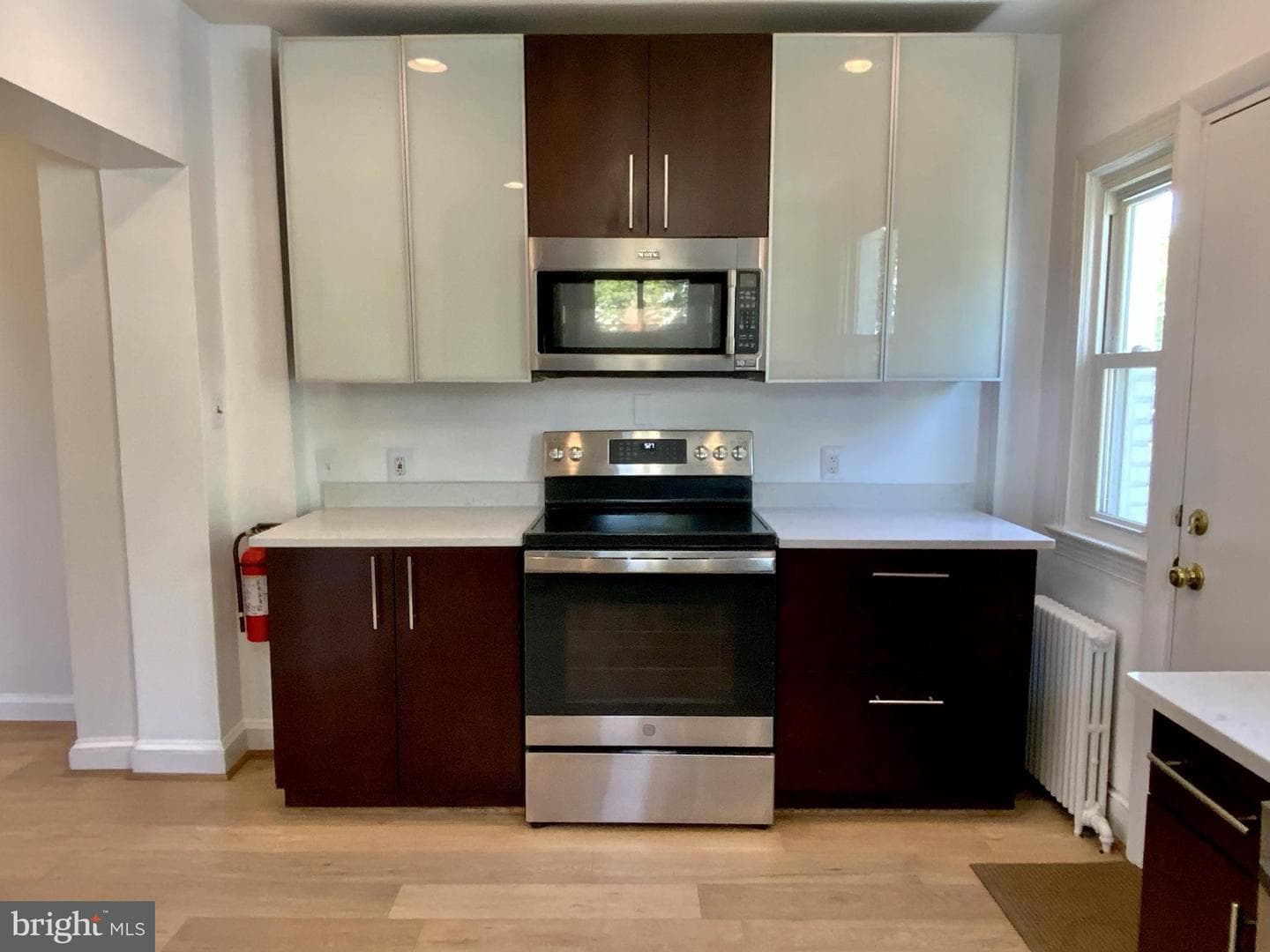 1772 E Street NE photo 9