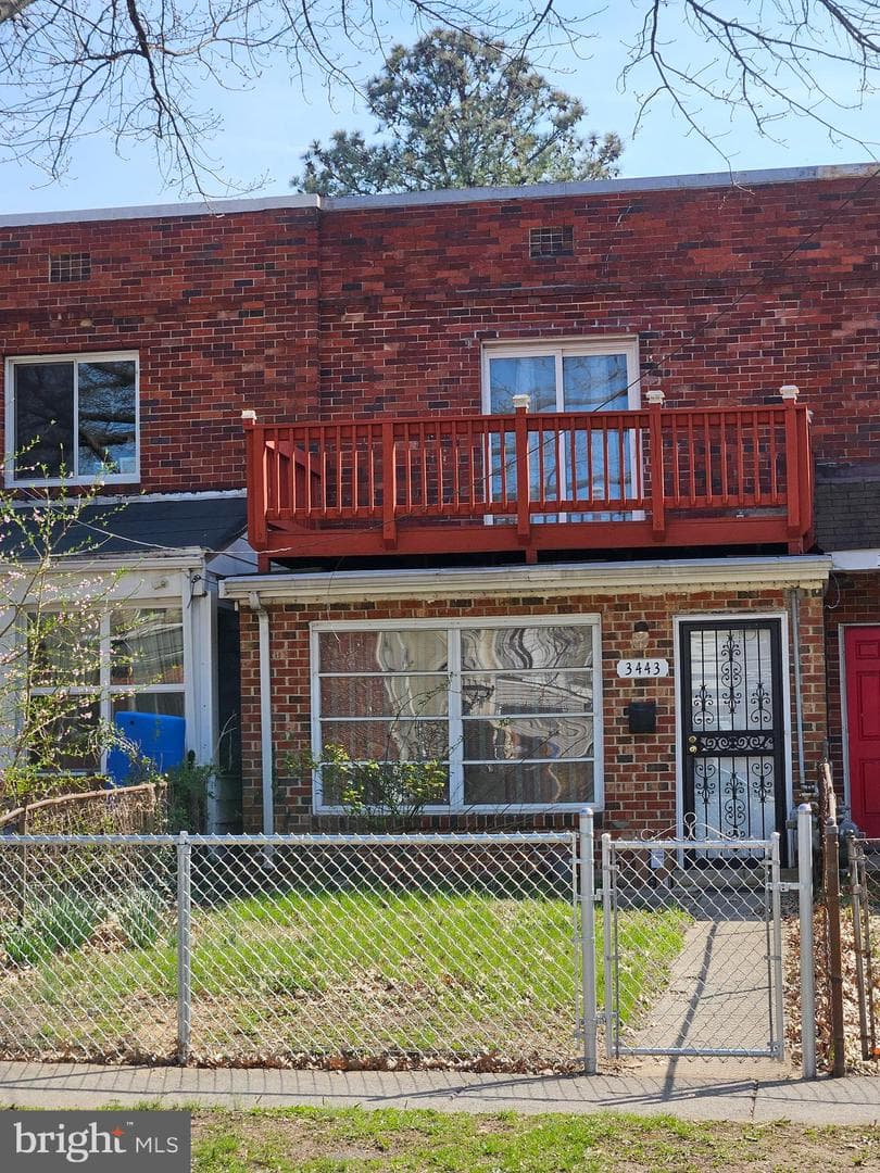 3443 Clay Street NE photo 6
