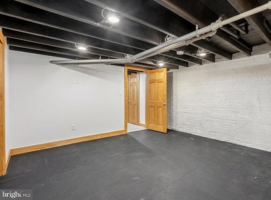 1032 Kenyon Street NW photo 27