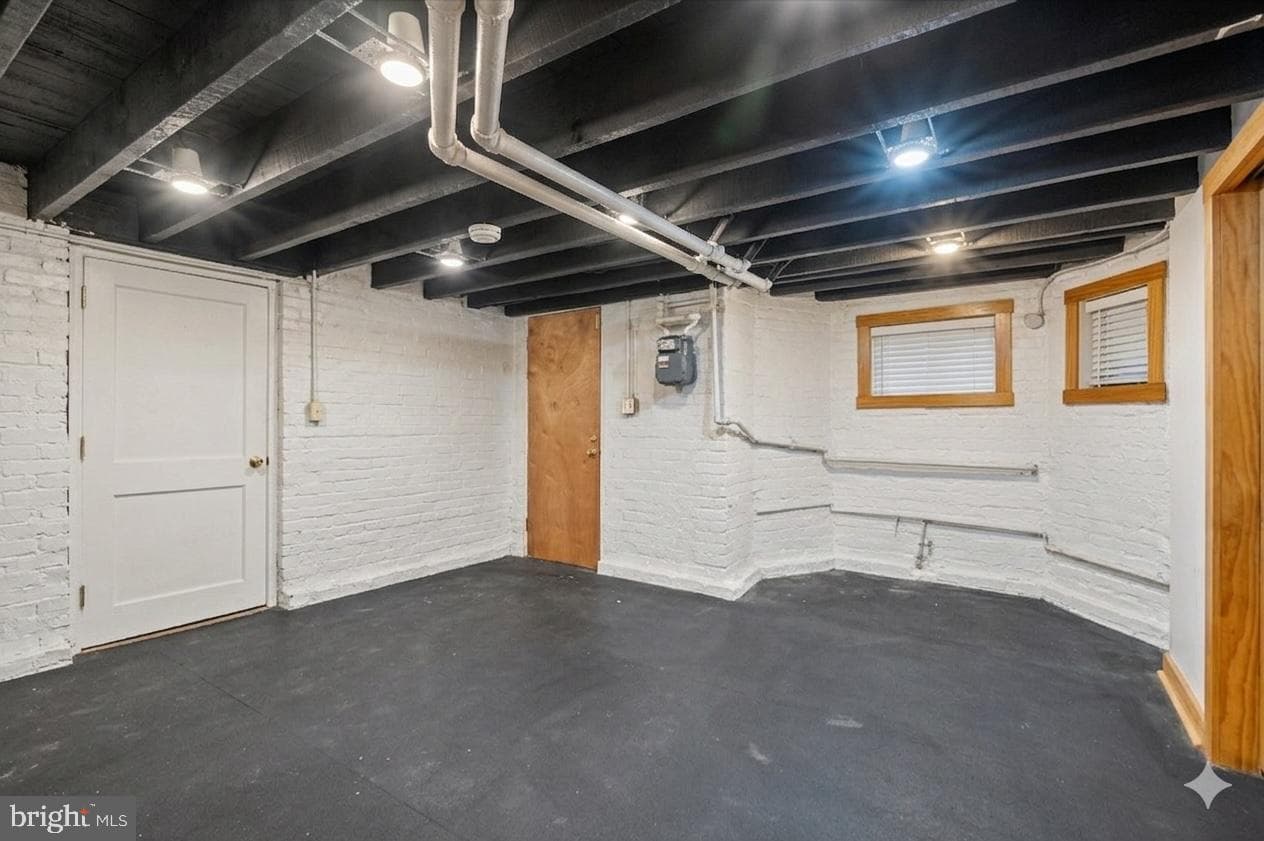 1032 Kenyon Street NW photo 28