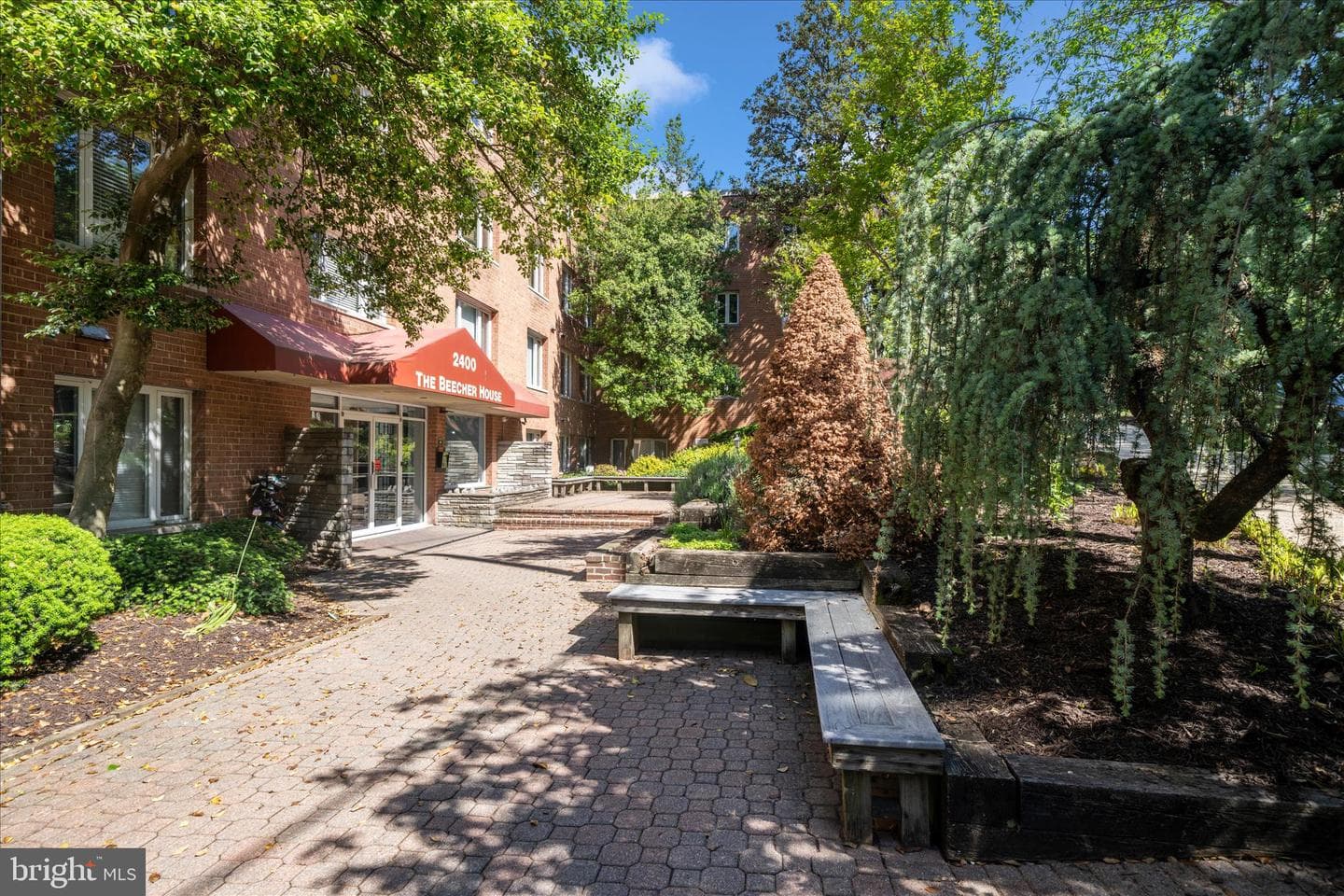 2400 NW 41st Street NW #403 photo 32