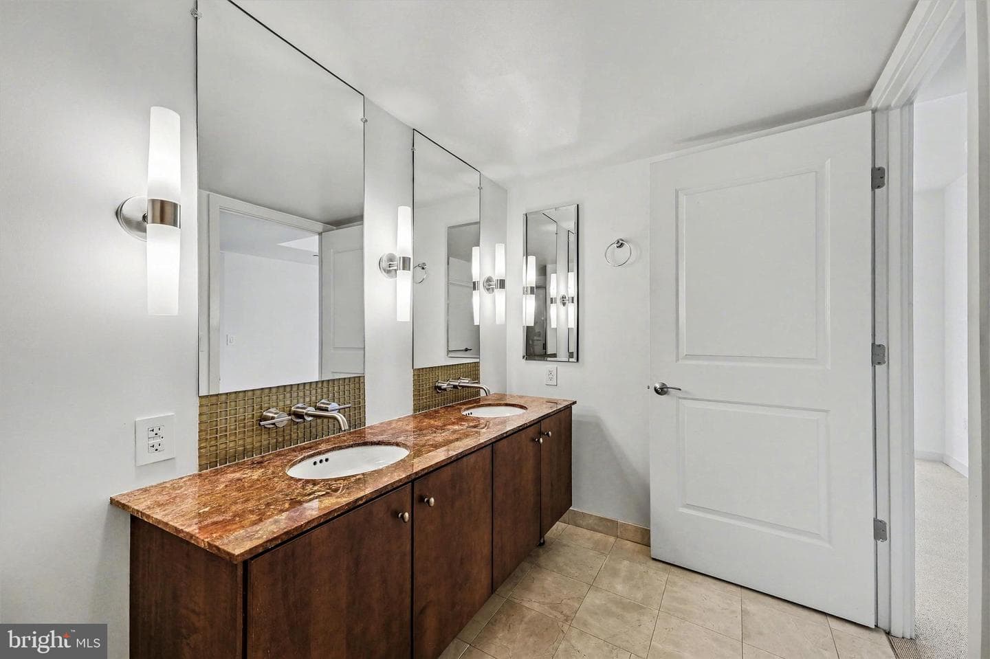 1025 1st Street SE #906 photo 16