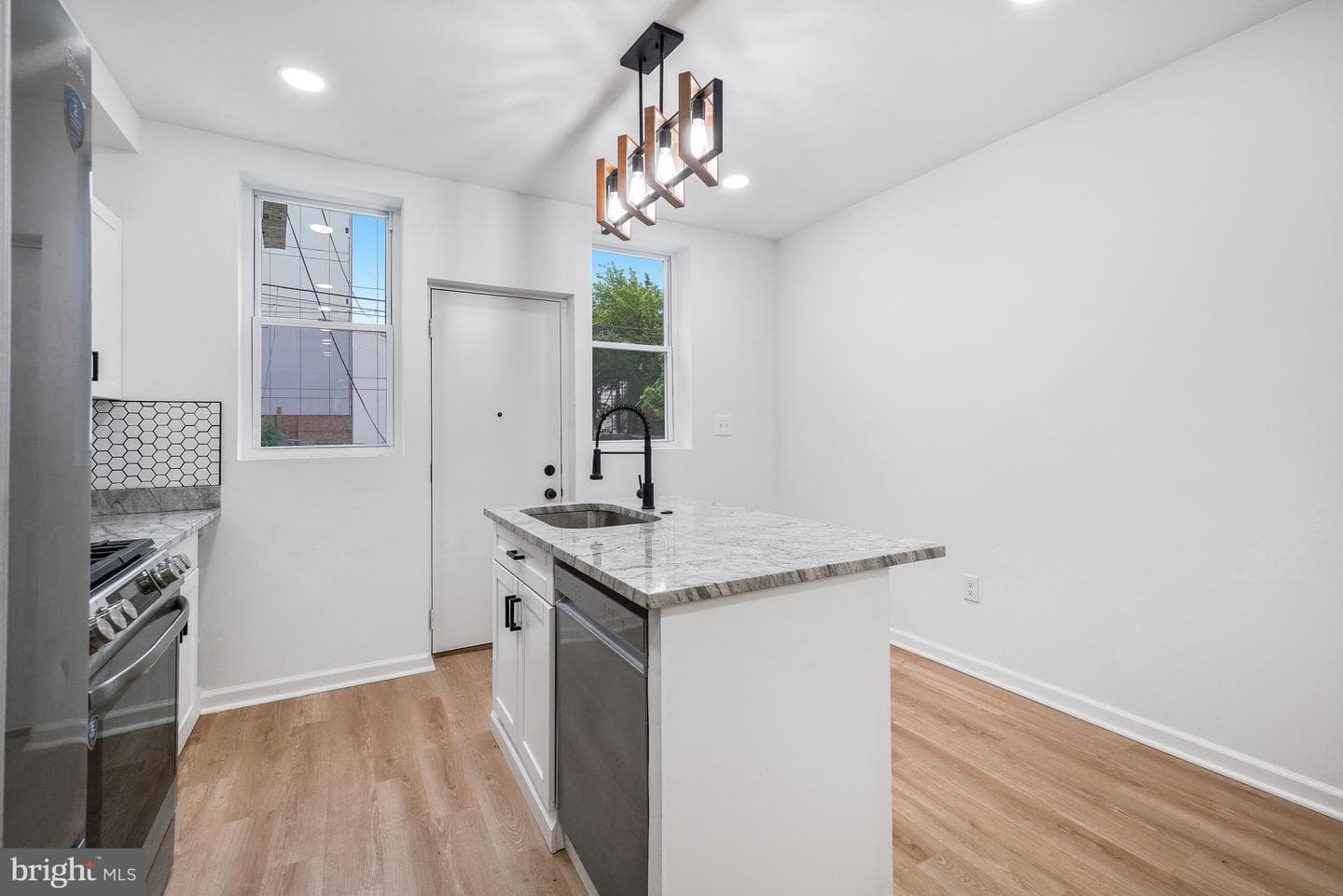 1721 L Street NE photo 10