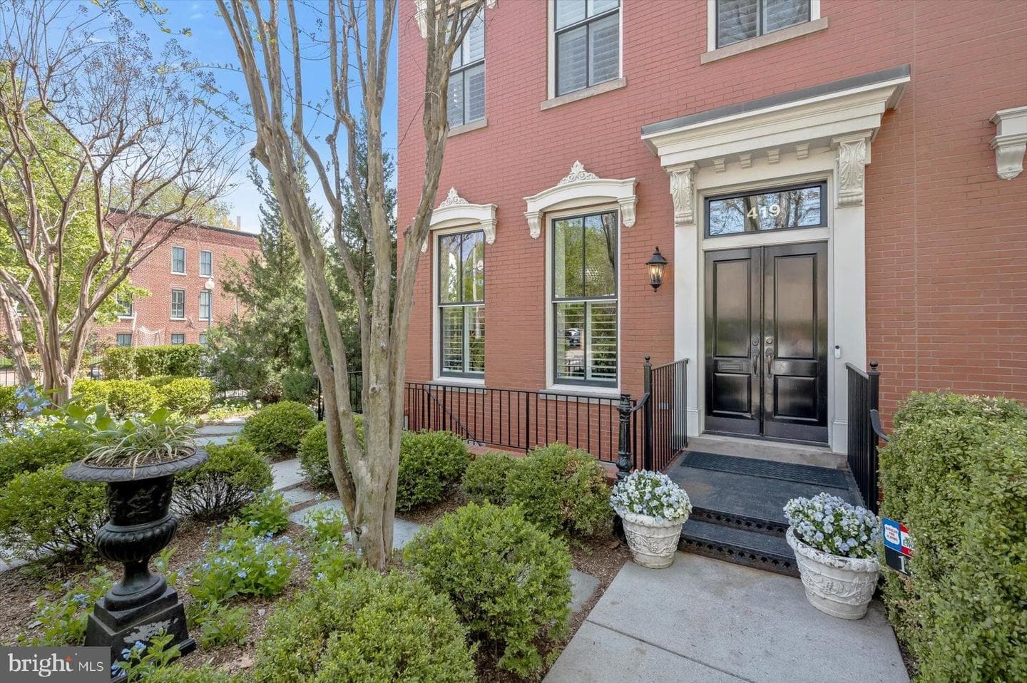 419 G Street SE photo 2