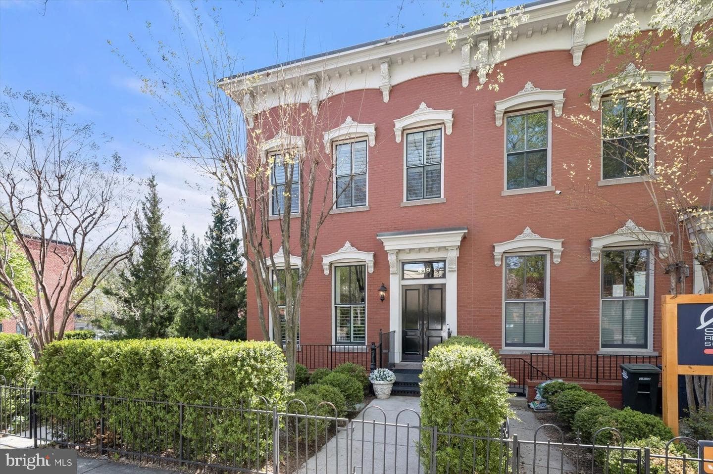 419 G Street SE photo 3