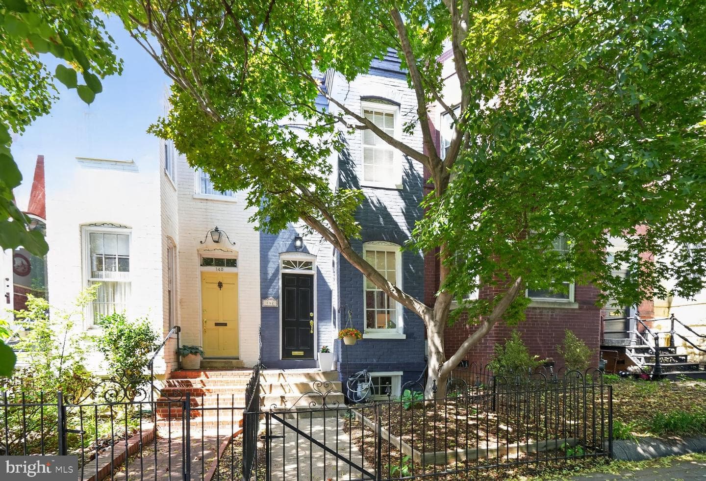142 D Street SE photo 2