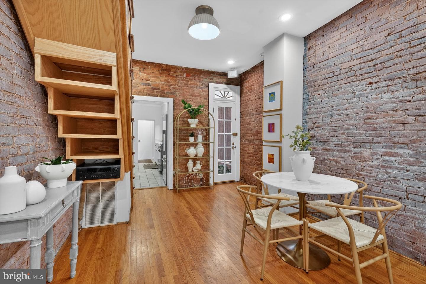 142 D Street SE photo 7