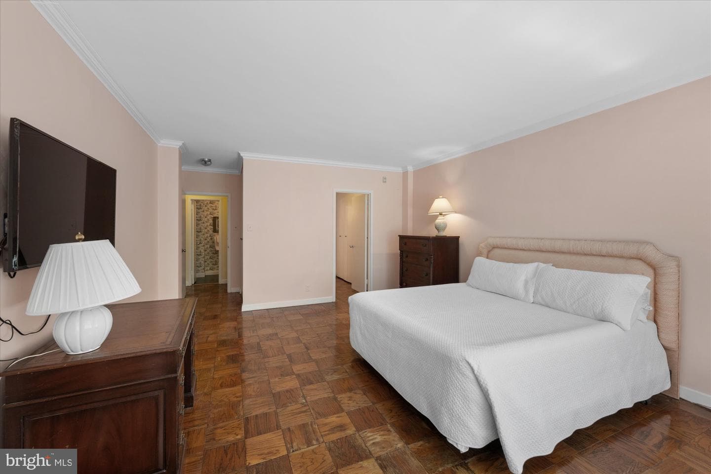 4100 Cathedral Avenue NW #717 photo 24