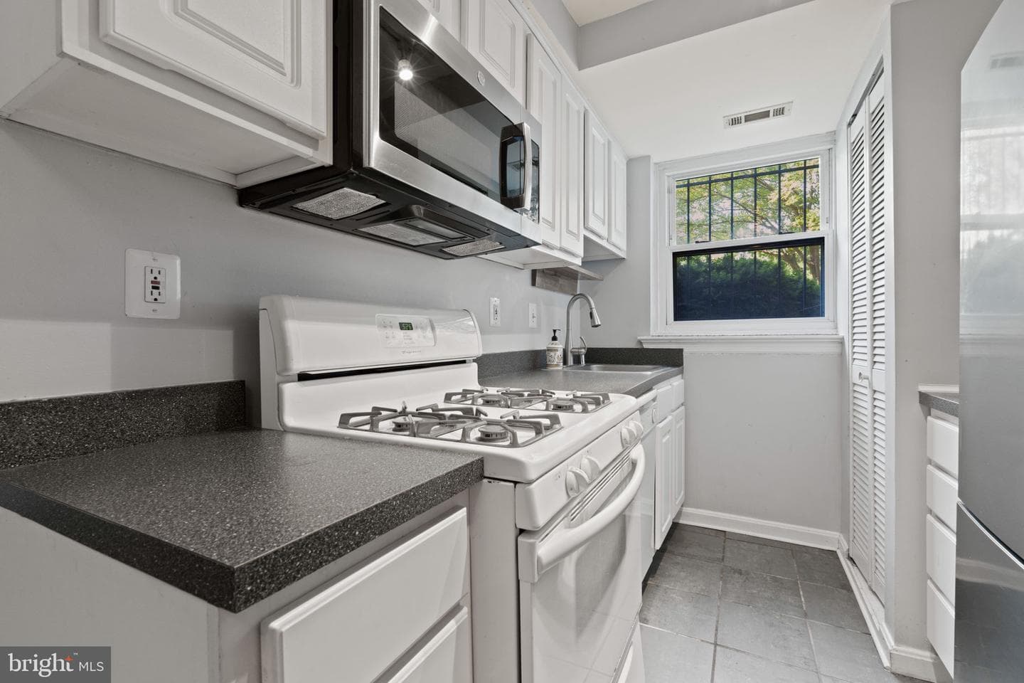 1627 Massachusetts Avenue SE #t1 (#b1) photo 11