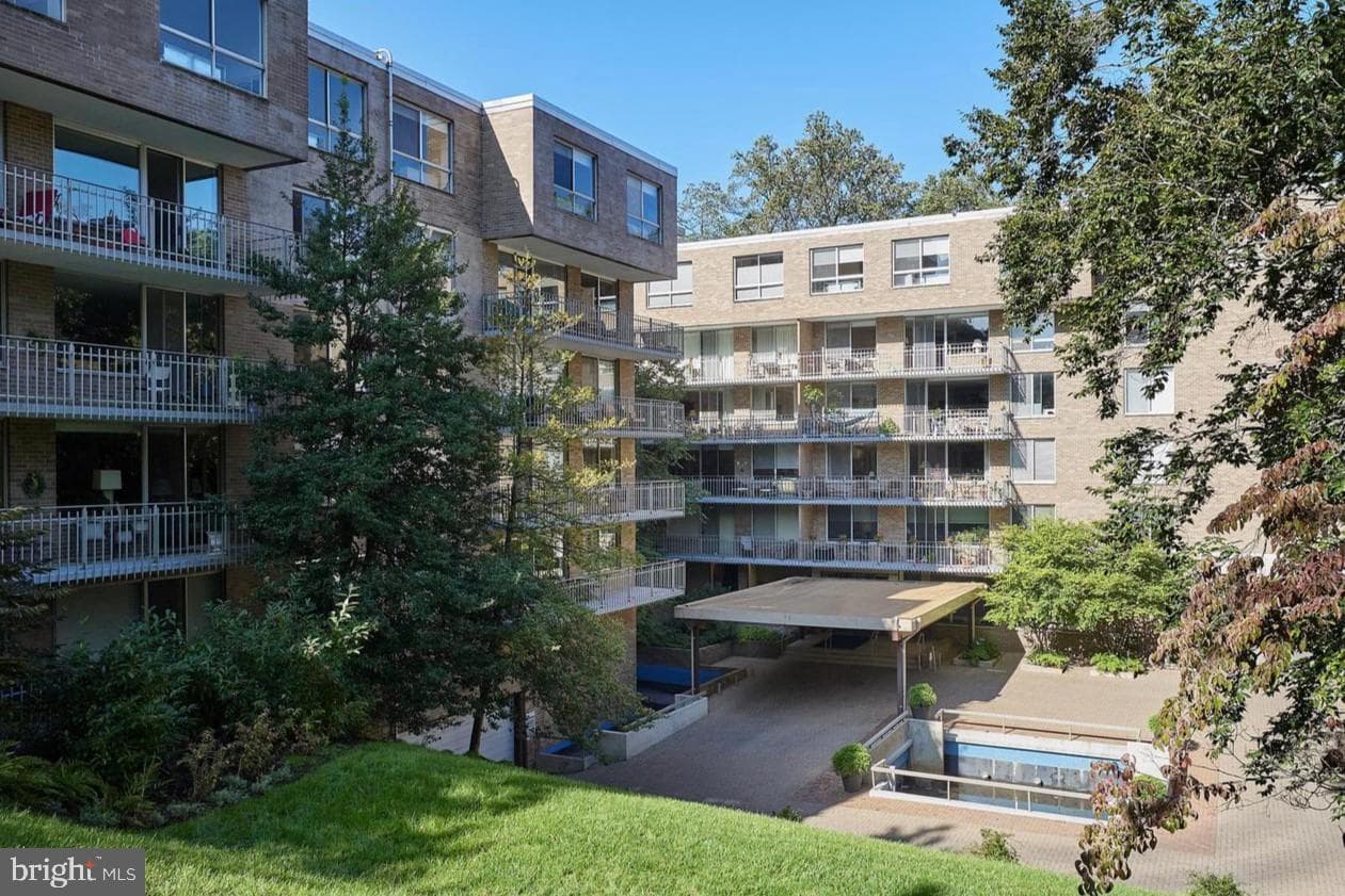 4100 Cathedral Avenue NW #820, Washington