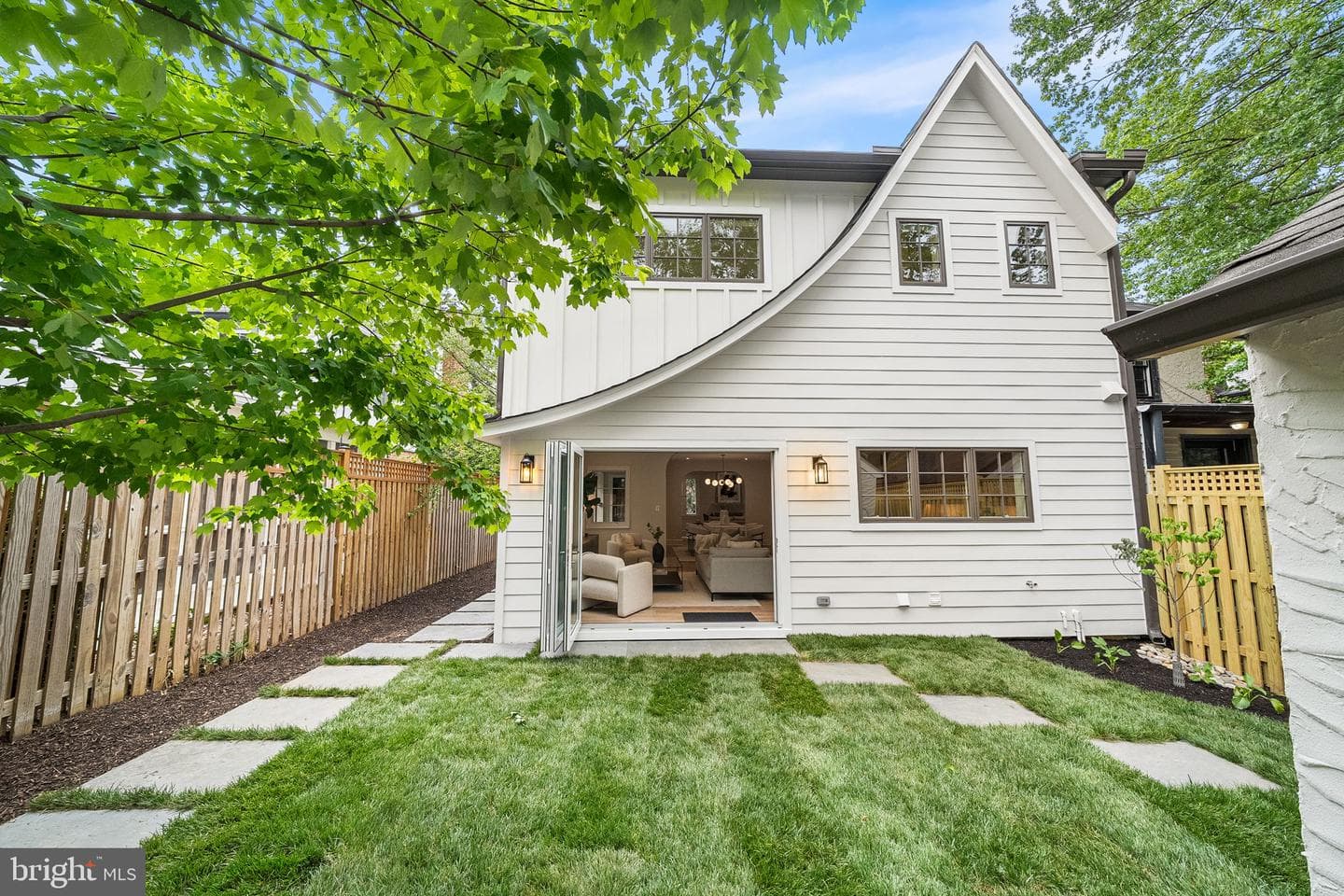 3822 Van Ness Street NW photo 4