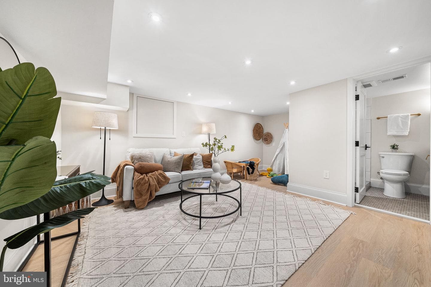 3822 Van Ness Street NW photo 56