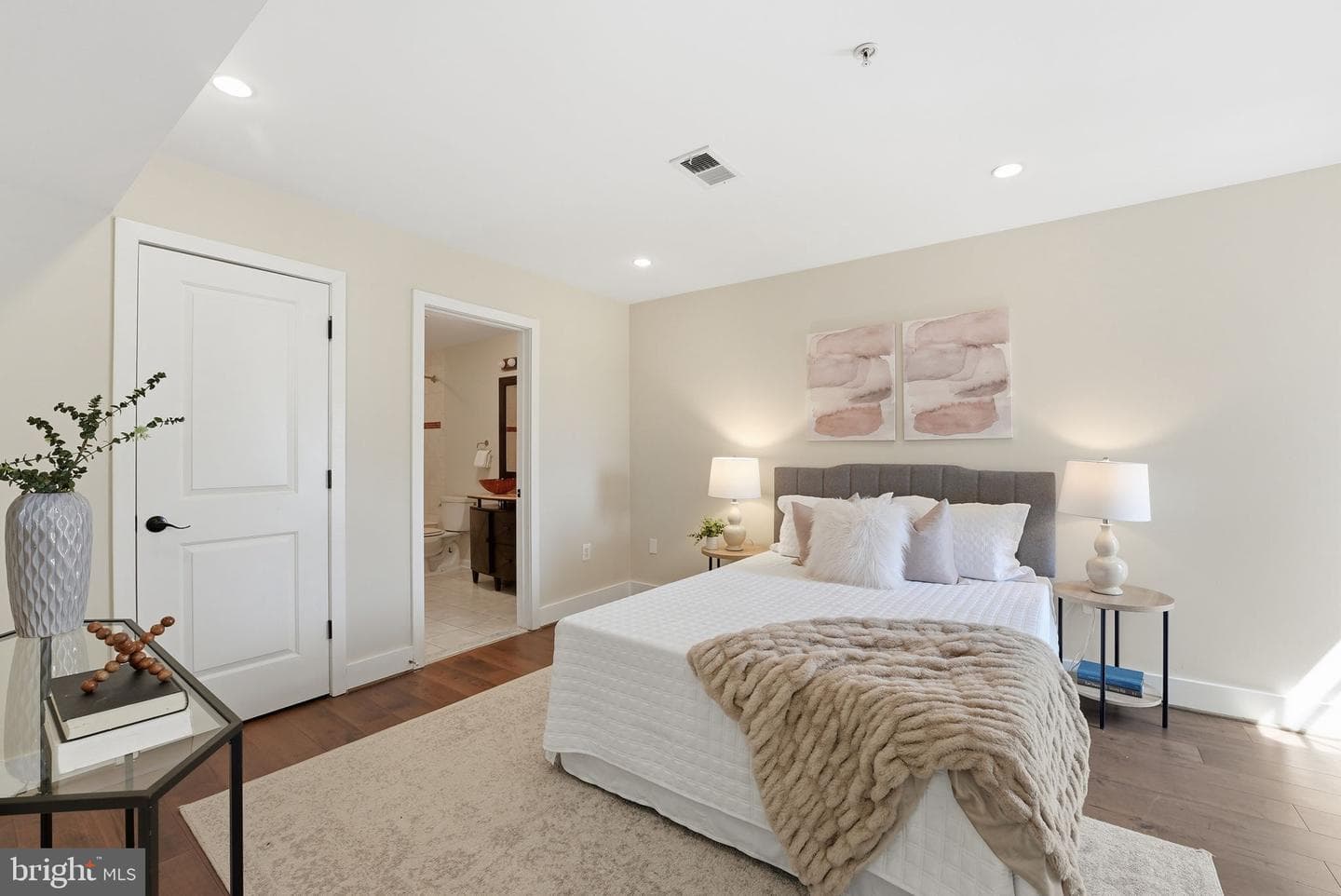 1917 2nd Street NE #301 photo 8