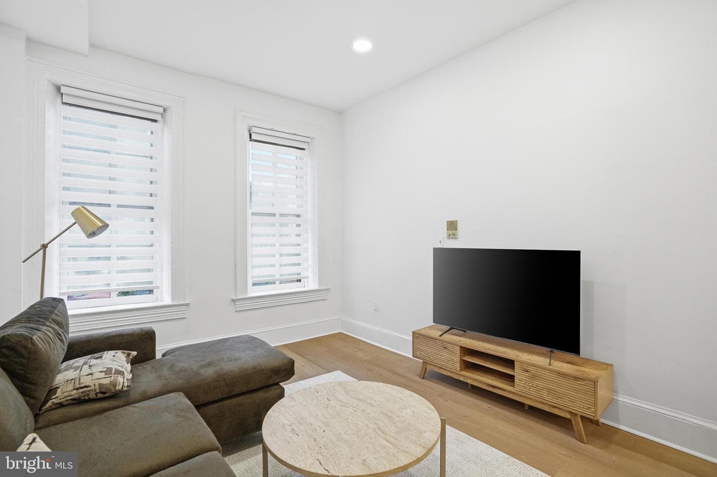 313 C Street SE photo 28
