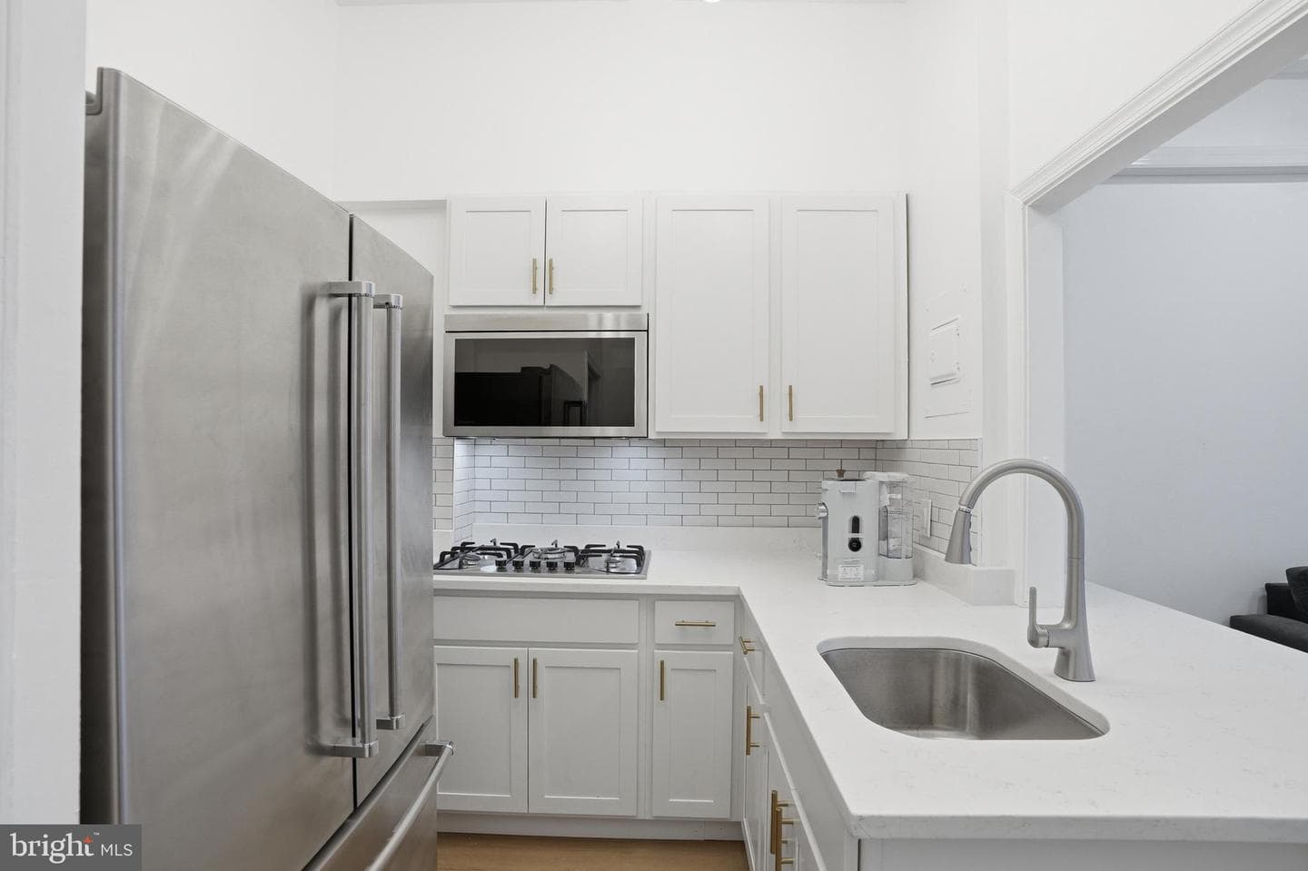 313 C Street SE photo 3