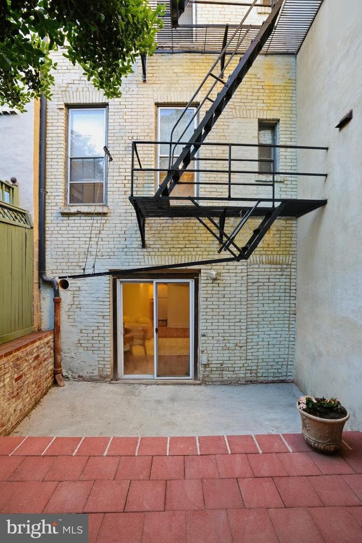 313 C Street SE photo 44