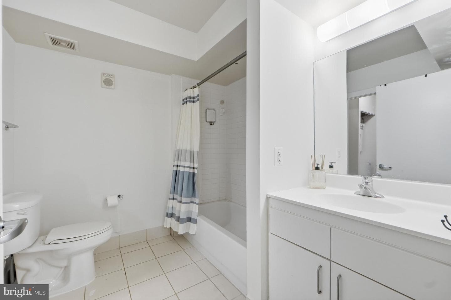 1000 New Jersey Avenue SE #216 photo 9