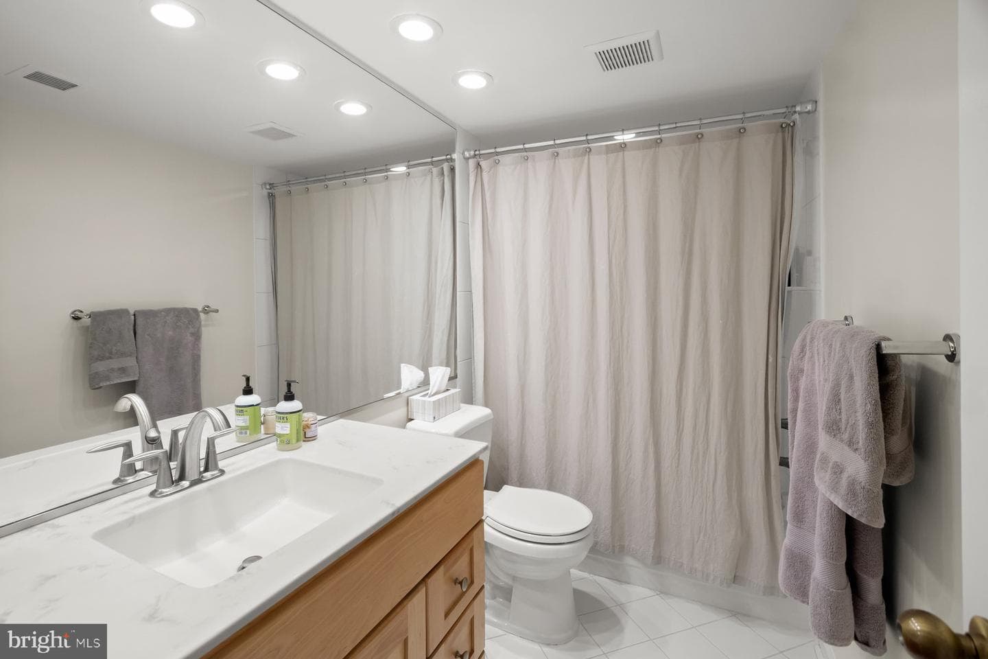 1045 31st Street NW #303 photo 10