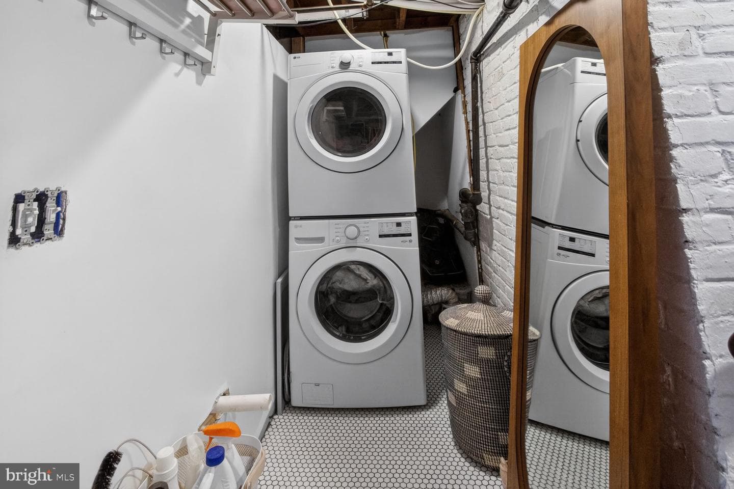 1395 Sheridan Street NW photo 29
