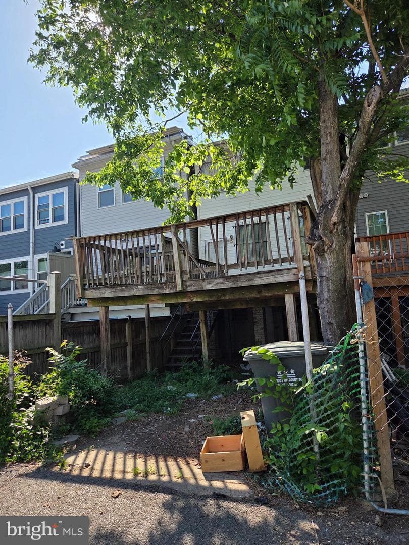 1223 Staples Street NE photo 3