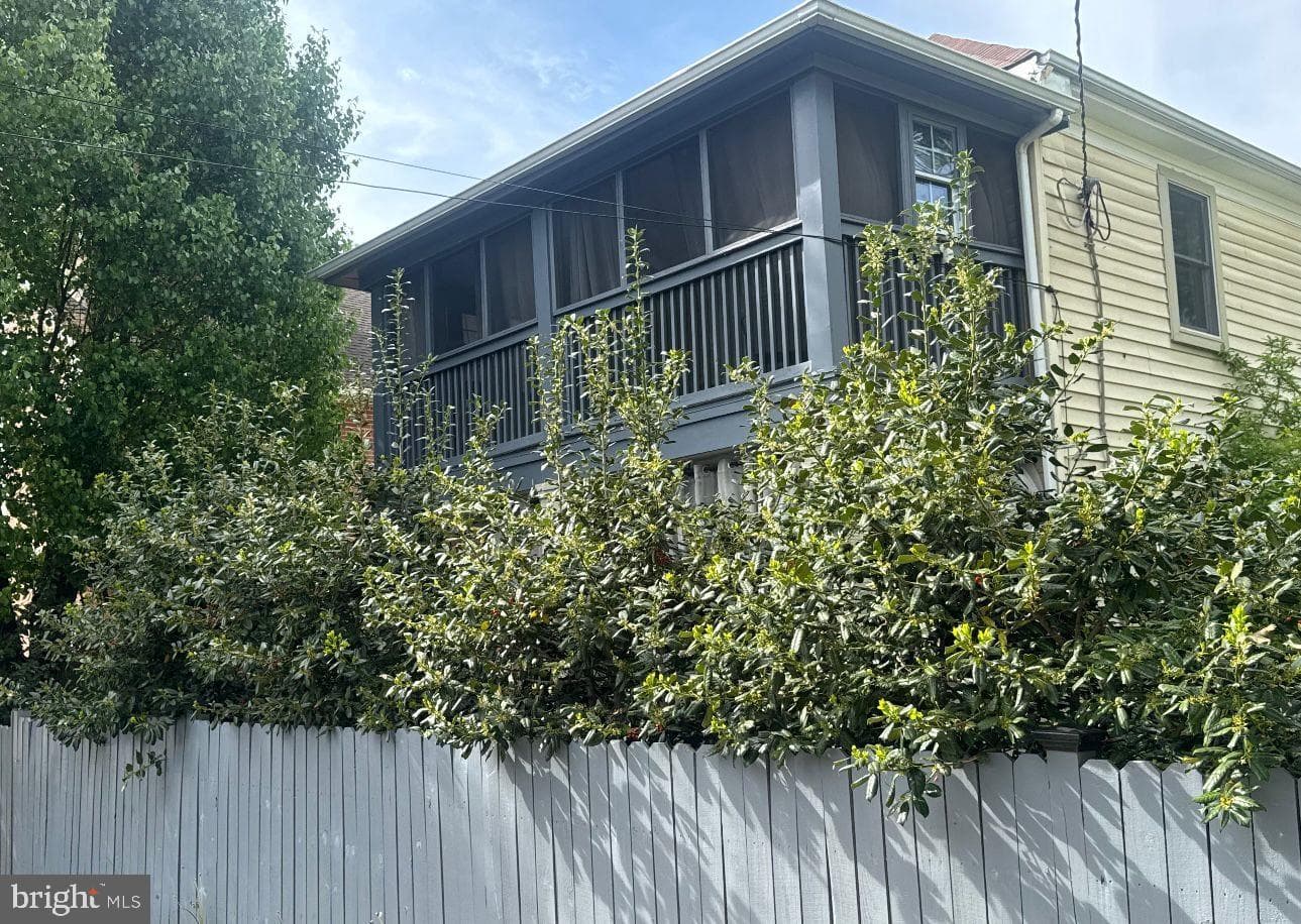 4818 Sheriff Road NE, Washington