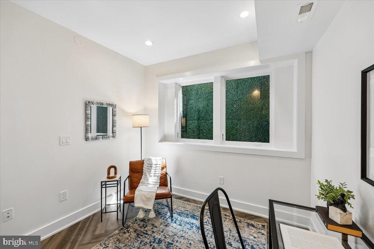 2429 Ontario Road NW #2 photo 29