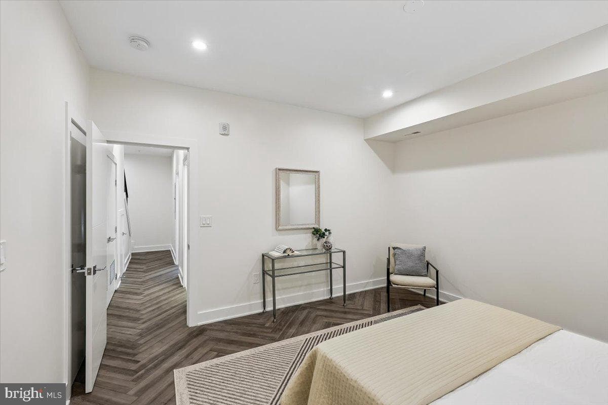 2429 Ontario Road NW #2 photo 38