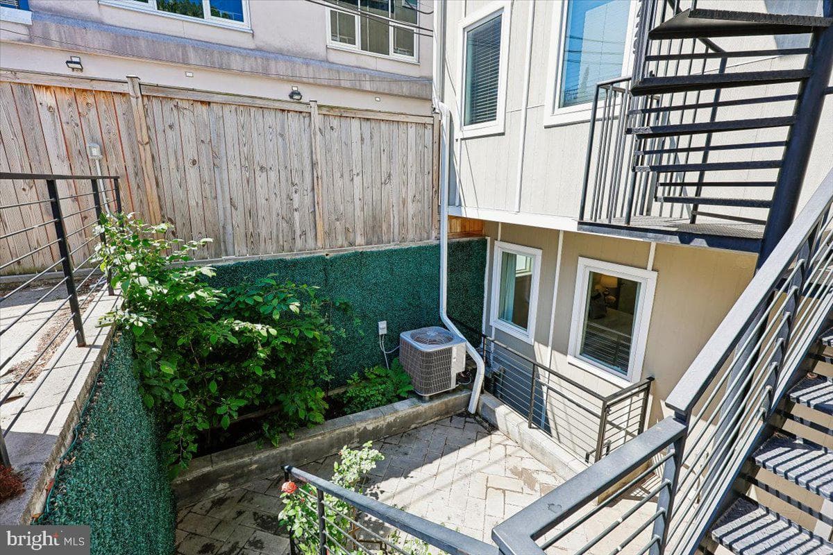 2429 Ontario Road NW #2 photo 48