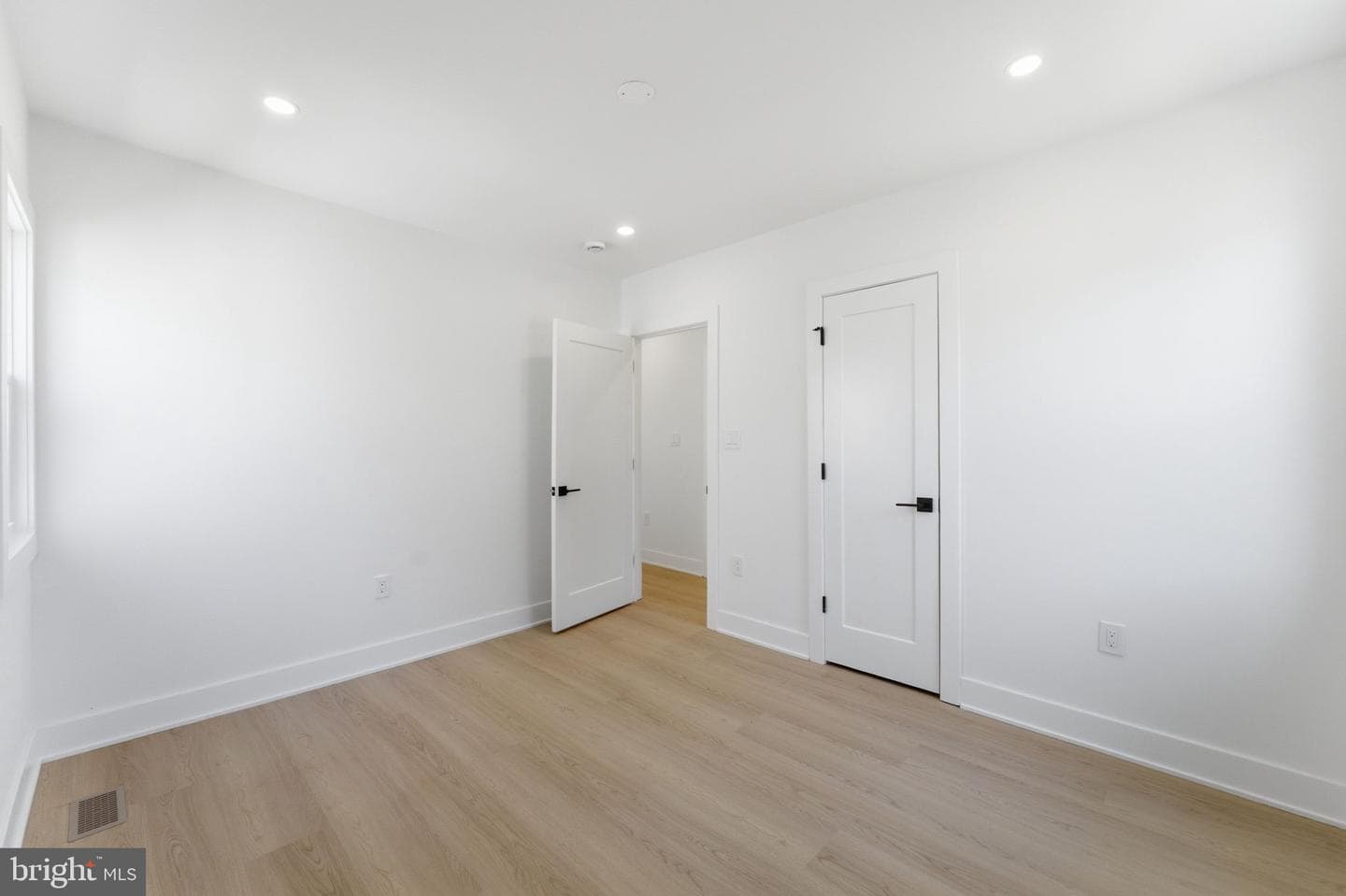 4306 22nd Street NE photo 28