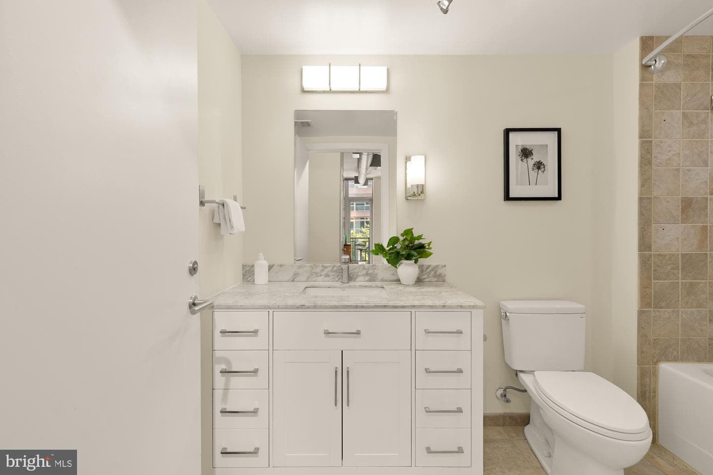 1390 V Street NW #203 photo 21