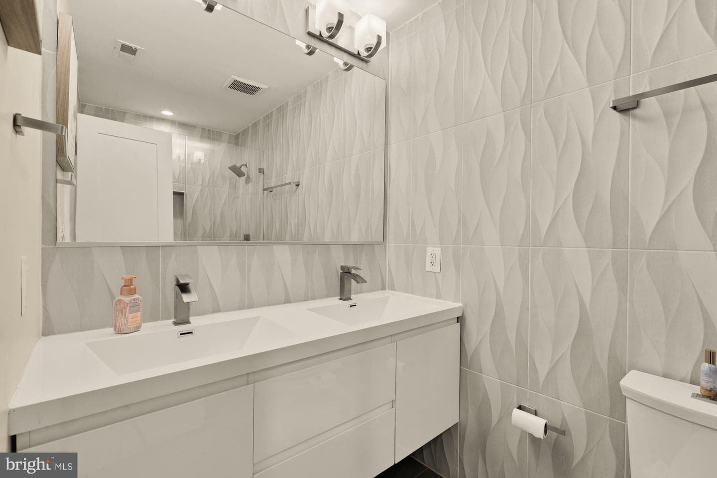 14 T Street NE #1 photo 16