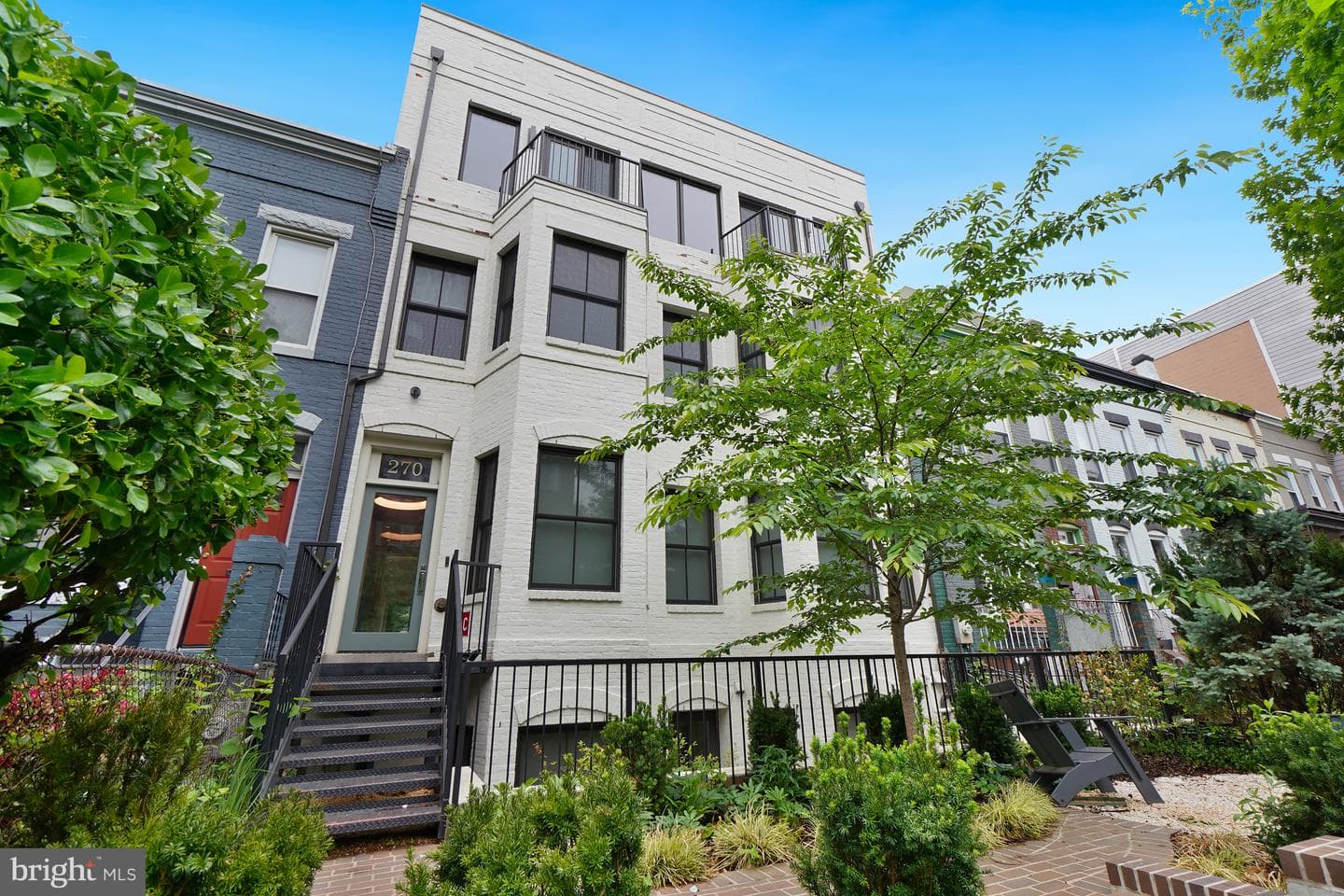 270 15th Street SE #202, Washington