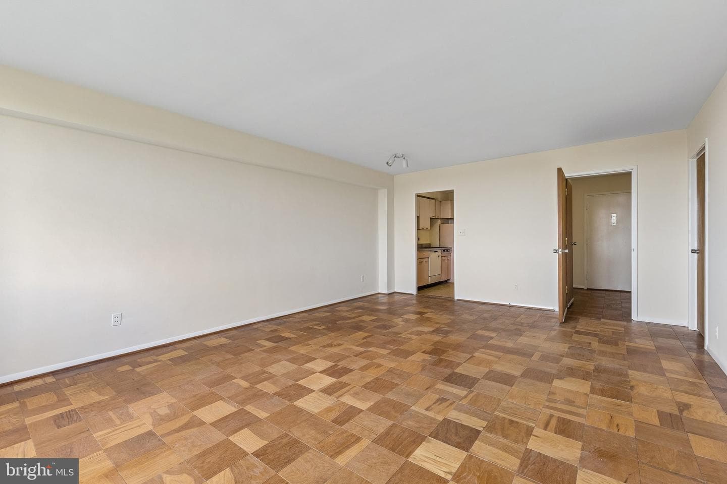 3315 Wisconsin Avenue NW #802 photo 3