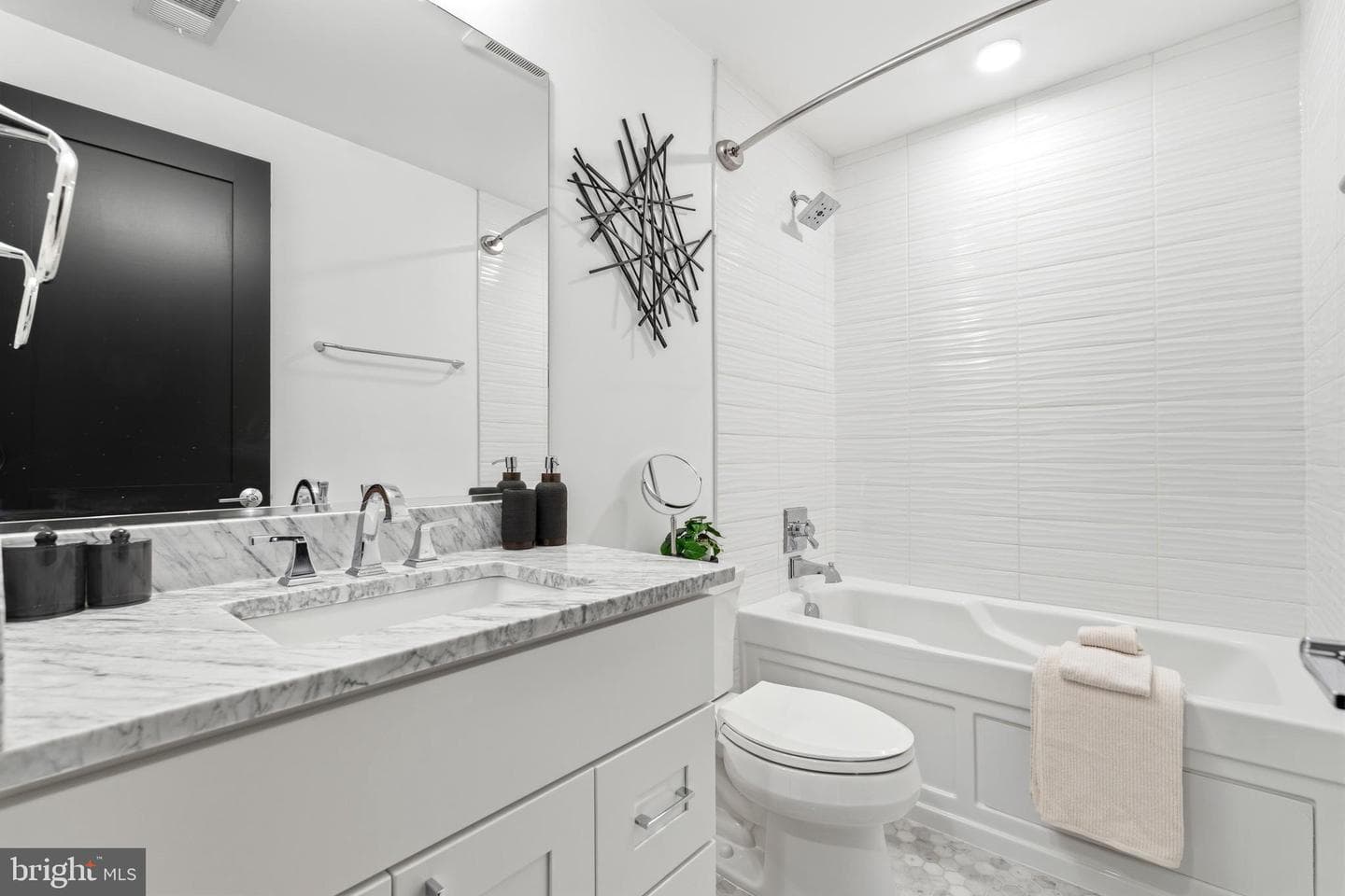 836 Varnum Street NW #201 photo 22