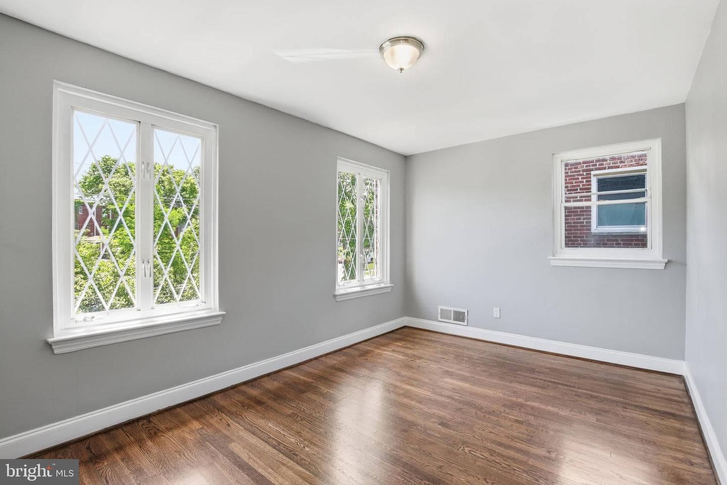 624 Jefferson Street NE photo 19
