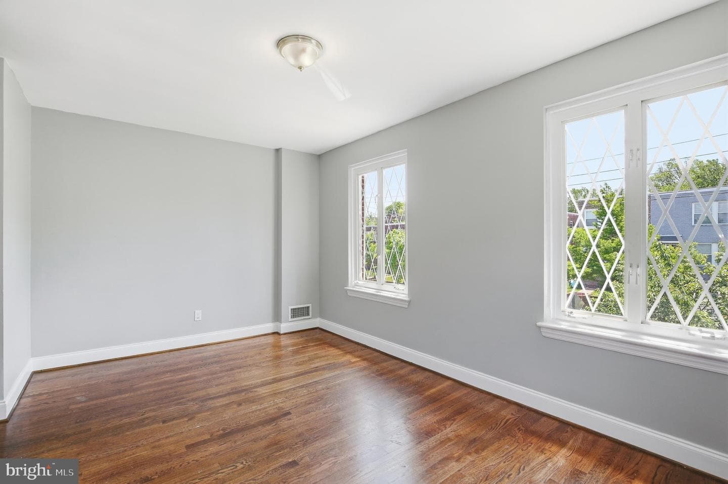 624 Jefferson Street NE photo 21