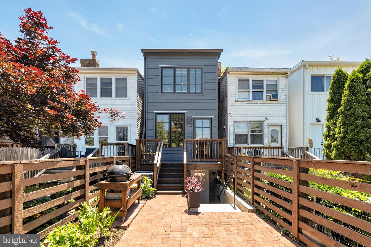 908 Girard Street NE photo 42