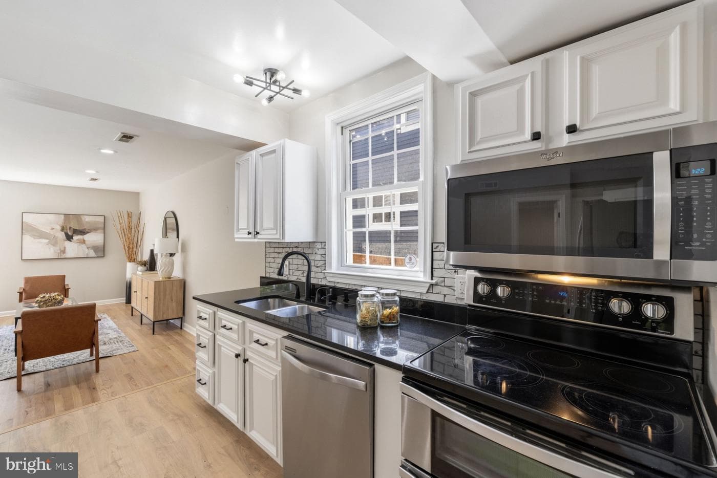 4037 22nd Street NE photo 10